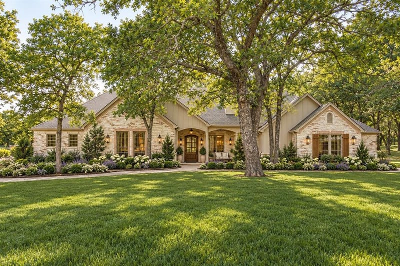 101 Oakwood Drive, Weatherford TX 76086 - Photo 2