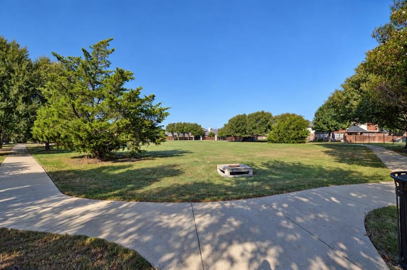 6831 Landing Drive, Grand Prairie TX 75054 - Photo 2