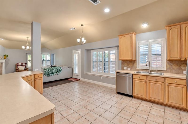 6831 Landing Drive, Grand Prairie TX 75054 - Photo 6