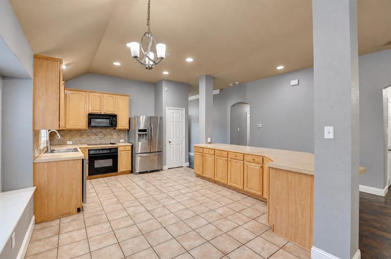 6831 Landing Drive, Grand Prairie TX 75054 - Photo 7