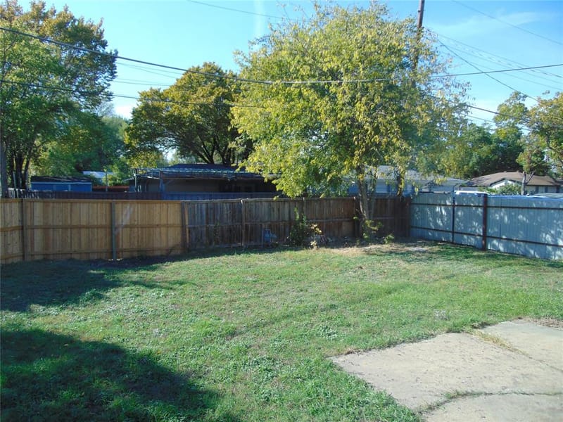 1741 Oak Hill Circle, Dallas TX 75217 - Photo 15
