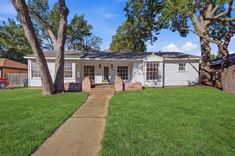 1420 N Shannon Street, Sherman TX 75092 - Photo 2