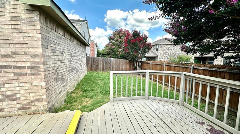 1402 Peregrine Street, Lewisville TX 75077 - Photo 3