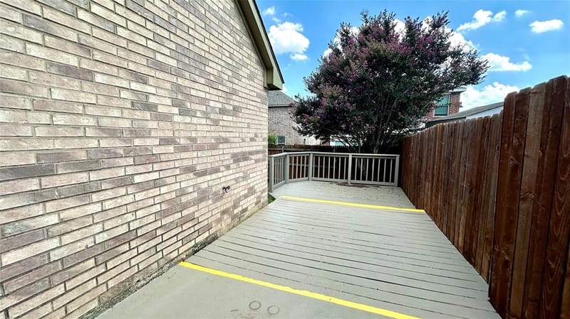 1402 Peregrine Street, Lewisville TX 75077 - Photo 5