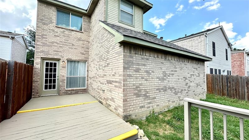 1402 Peregrine Street, Lewisville TX 75077 - Photo 4