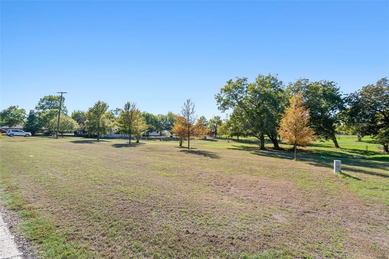 301 N Lyon Street, Tom Bean TX 75491 - Photo 36