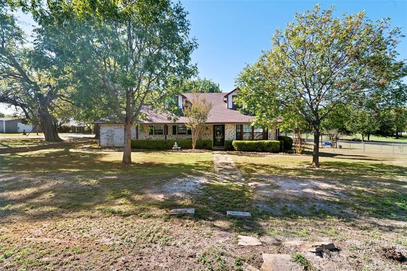 301 N Lyon Street, Tom Bean TX 75491