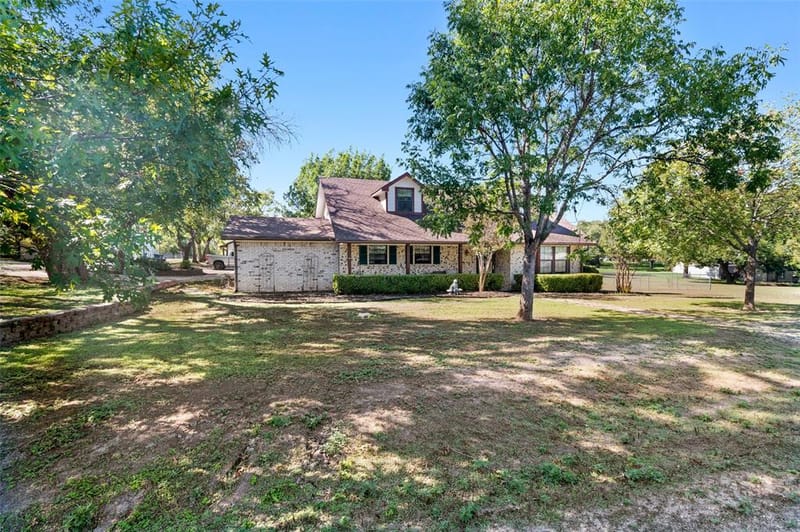 301 N Lyon Street, Tom Bean TX 75491 - Photo 5