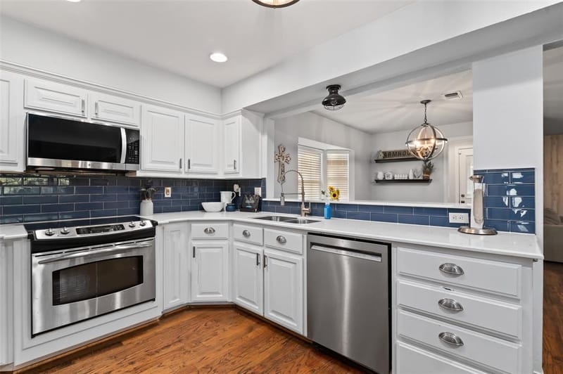 301 N Lyon Street, Tom Bean TX 75491 - Photo 15