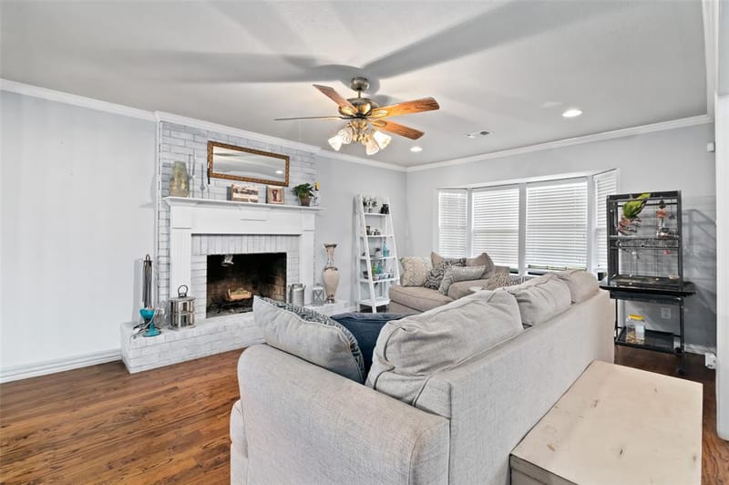 301 N Lyon Street, Tom Bean TX 75491 - Photo 11