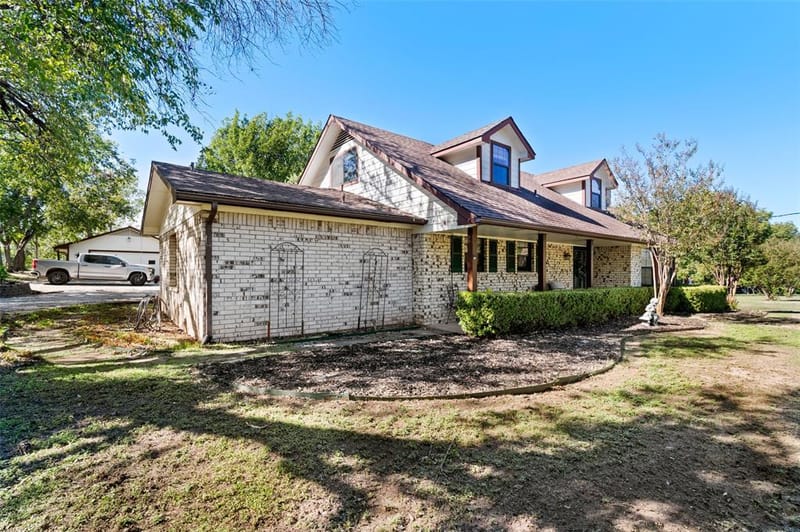 301 N Lyon Street, Tom Bean TX 75491 - Photo 4