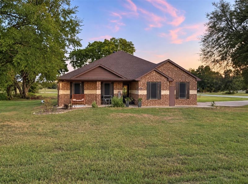 105 Deer Trail, Kerens TX 75144