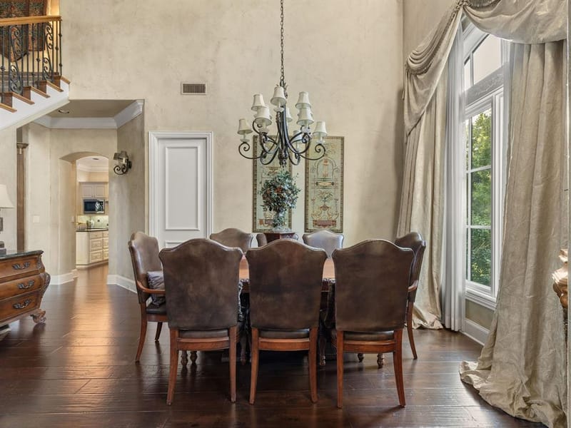 2125 Bradford Park, Fort Worth TX 76107 - Photo 4