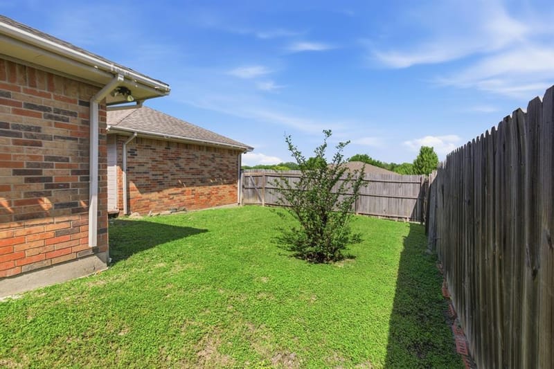119 Larchbrook Drive, DeSoto TX 75115 - Photo 23