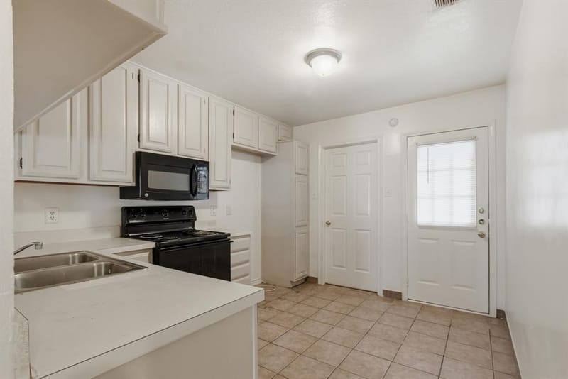 119 Larchbrook Drive, DeSoto TX 75115 - Photo 9