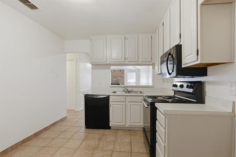 119 Larchbrook Drive, DeSoto TX 75115 - Photo 10