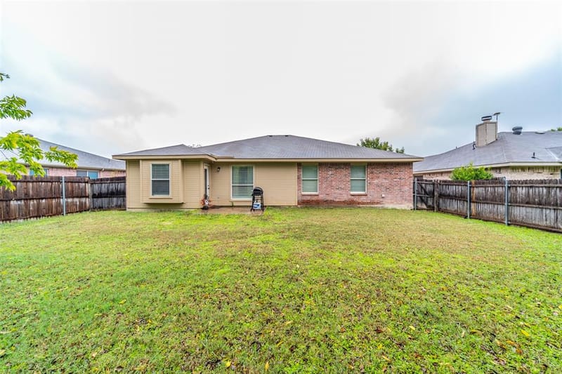 421 Oxford Street, Burleson TX 76028 - Photo 16