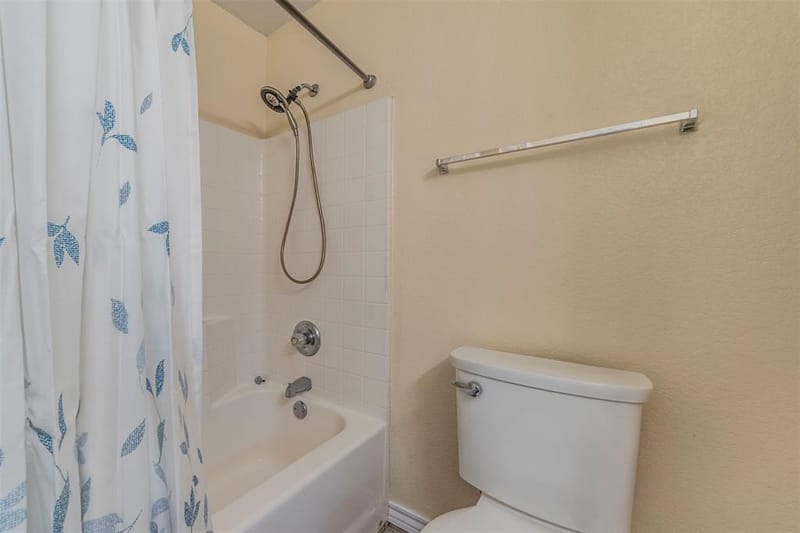421 Oxford Street, Burleson TX 76028 - Photo 15