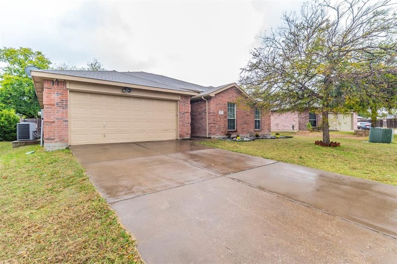 421 Oxford Street, Burleson TX 76028 - Photo 19