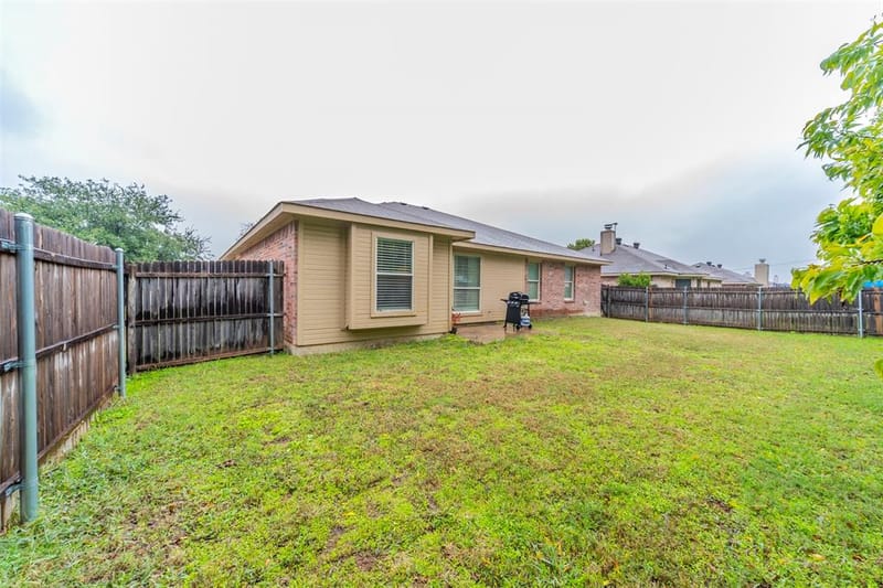 421 Oxford Street, Burleson TX 76028 - Photo 21