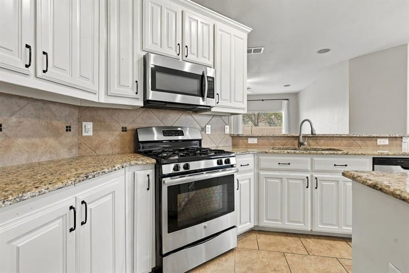 12701 Diamond Peak Drive, Fort Worth TX 76177 - Photo 11