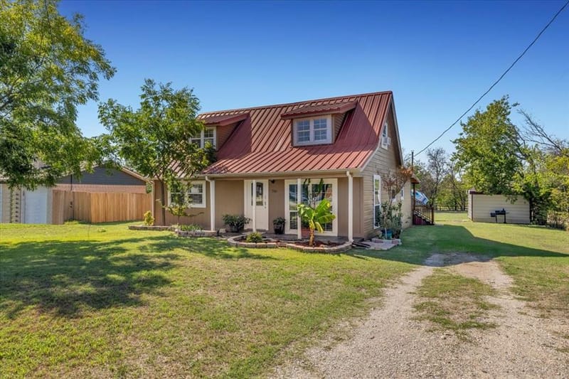 710 S Spears Street, Alvarado TX 76009