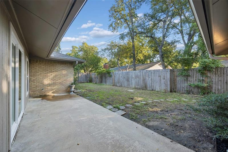 1710 Green Oaks Drive, Irving TX 75061 - Photo 20