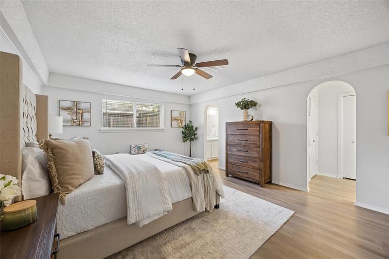 1710 Green Oaks Drive, Irving TX 75061 - Photo 11