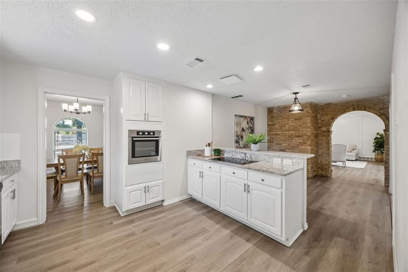 1710 Green Oaks Drive, Irving TX 75061 - Photo 8