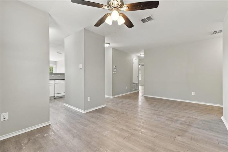 320 Deer Run Drive, Sanger TX 76266 - Photo 7