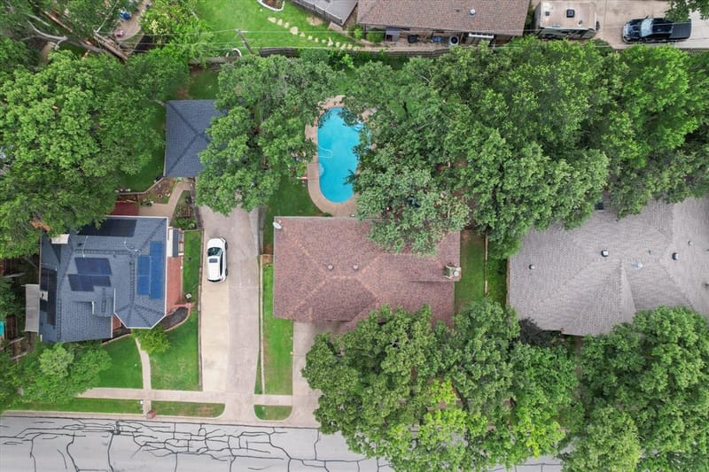 6616 Shorewood Drive, Arlington TX 76016 - Photo 2