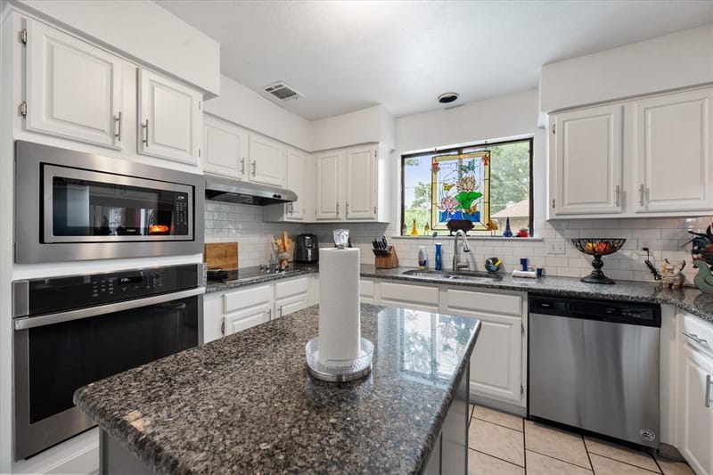 6616 Shorewood Drive, Arlington TX 76016 - Photo 12