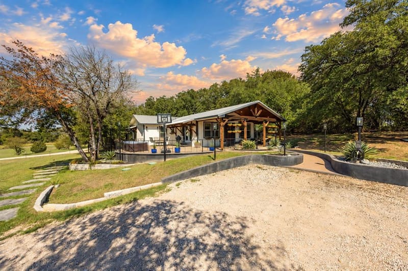 384 Fort Graham Road, Waco TX 76705 - Photo 2