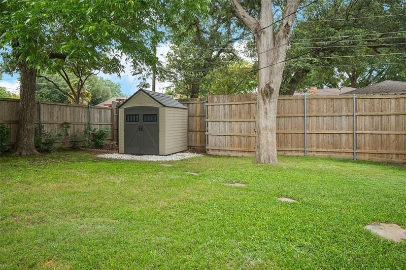 8426 Baumgarten Drive, Dallas TX 75228 - Photo 31