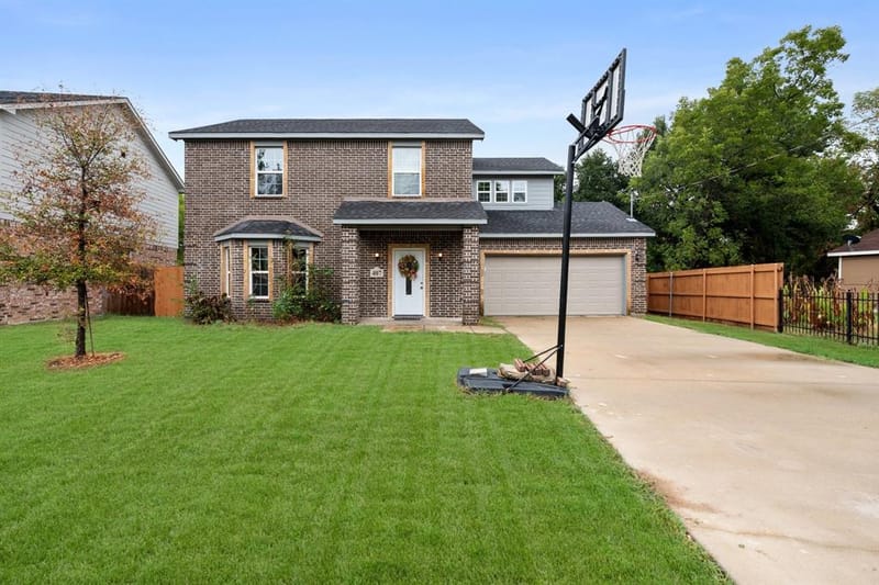 407 Hitt Street, Seagoville TX 75159 - Photo 2