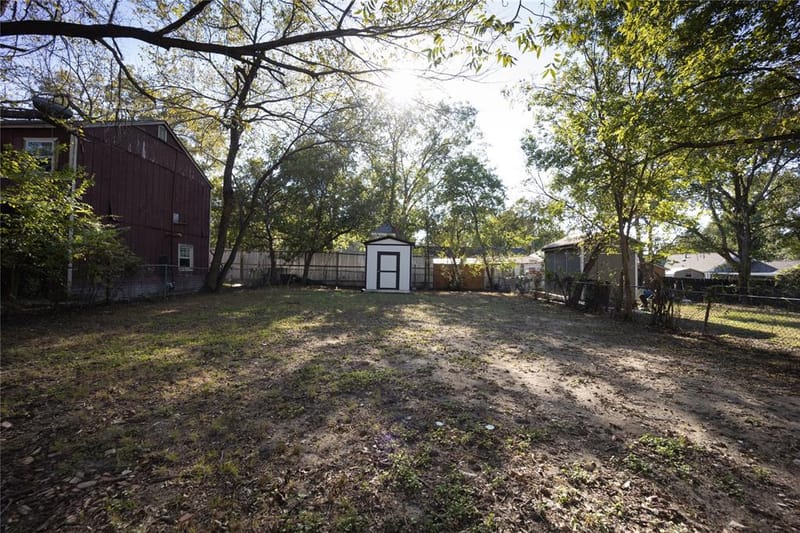 1103 N Sherman Street, Ennis TX 75119 - Photo 16