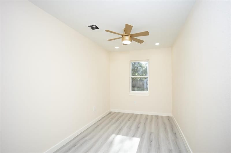1103 N Sherman Street, Ennis TX 75119 - Photo 12