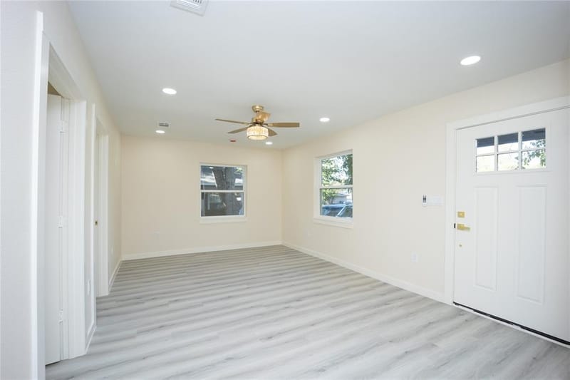 1103 N Sherman Street, Ennis TX 75119 - Photo 3