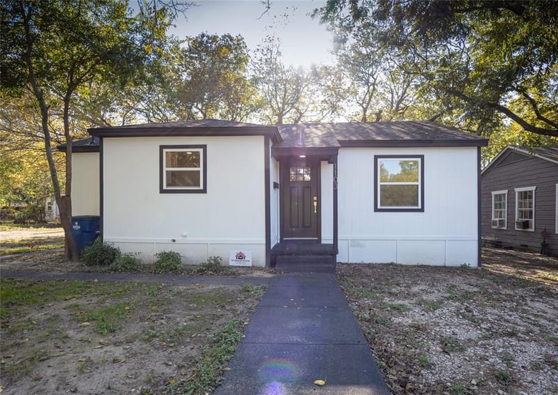 1103 N Sherman Street, Ennis TX 75119