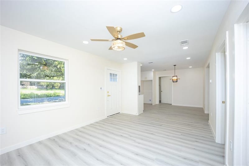 1103 N Sherman Street, Ennis TX 75119 - Photo 5