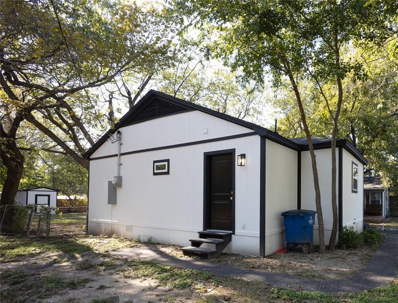 1103 N Sherman Street, Ennis TX 75119 - Photo 15