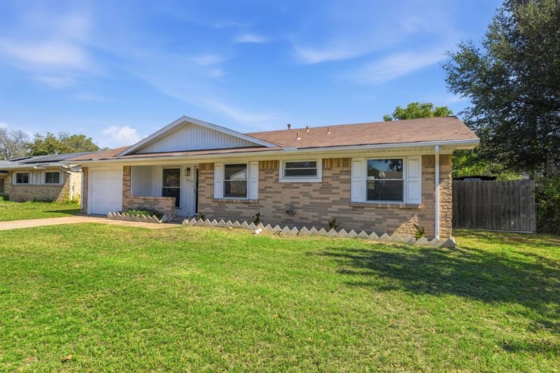 206 Rockaway Drive, Duncanville TX 75116 - Photo 3
