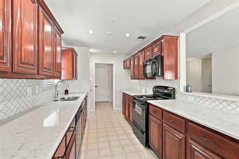 2325 Wakecrest Drive, Fort Worth TX 76108 - Photo 9