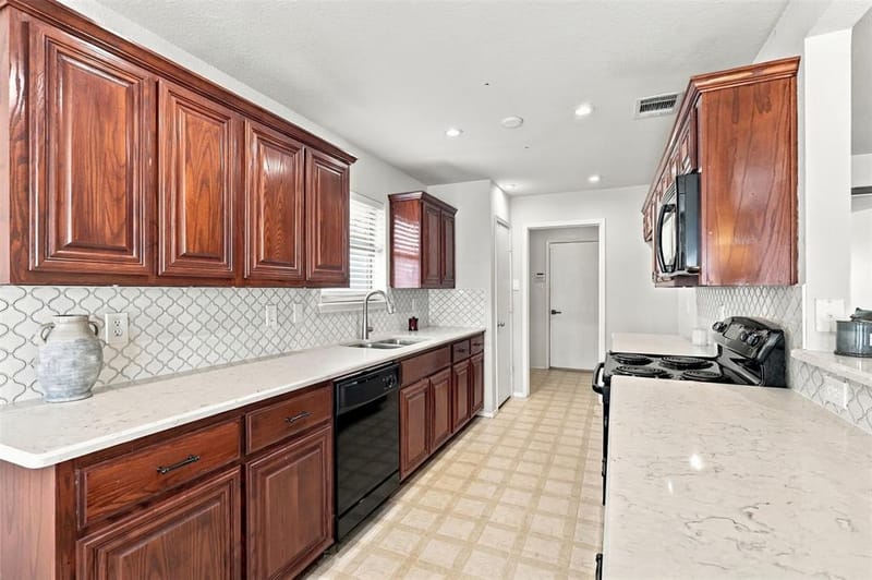 2325 Wakecrest Drive, Fort Worth TX 76108 - Photo 10