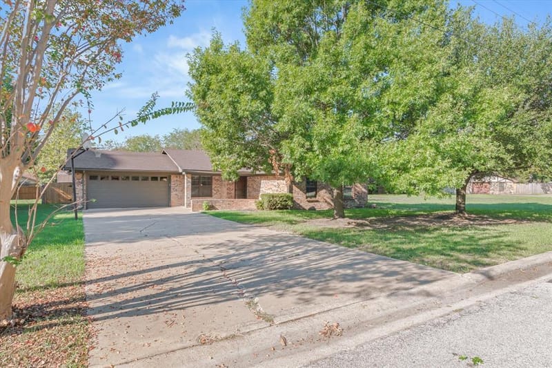 322 Juanita Avenue, Wills Point TX 75169 - Photo 2