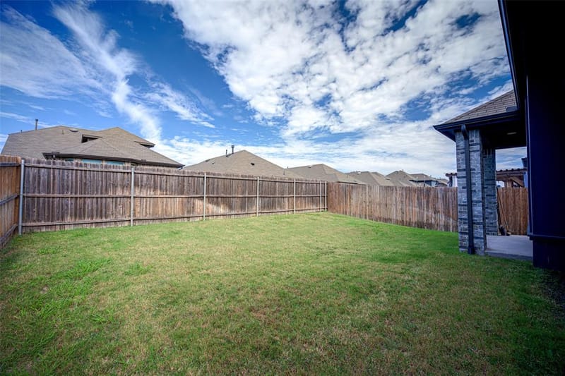 3911 Spencer Lane, Heartland TX 75126 - Photo 33