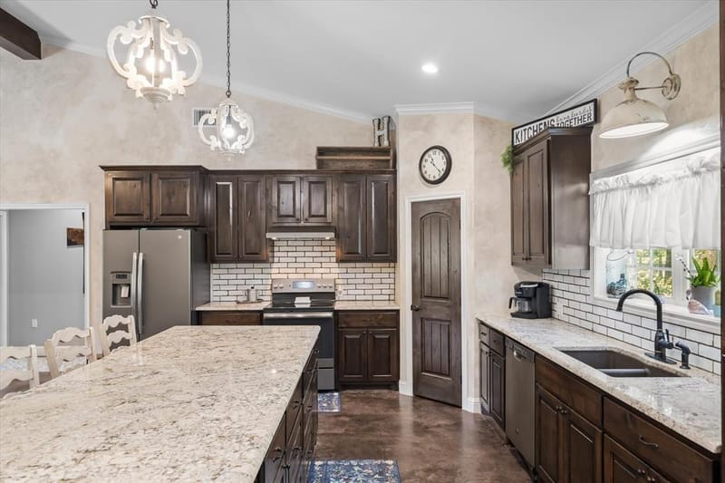 1143 VZ County Road 4602, Ben Wheeler TX 75754 - Photo 5