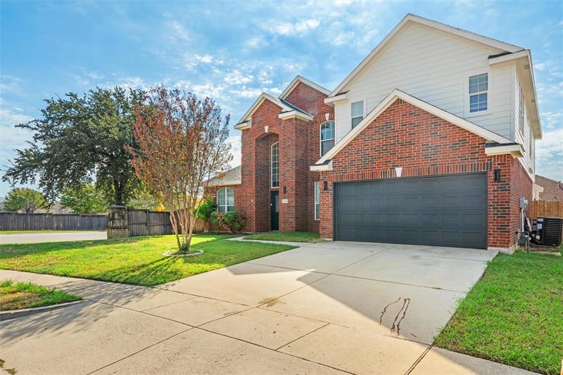 5356 Elmdale Drive, Watauga TX 76137 - Photo 2