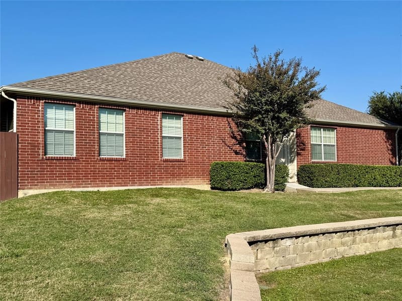 236 Bexar Drive, Lewisville TX 75067 - Photo 4