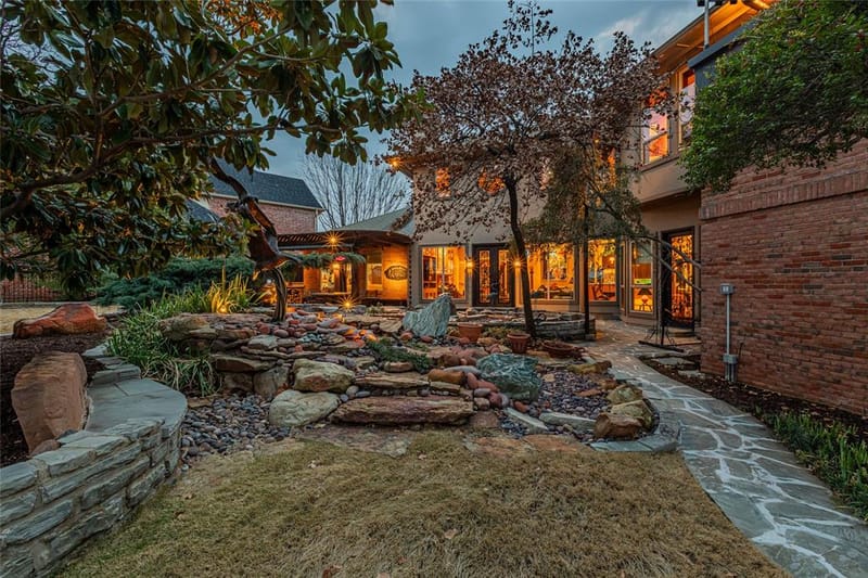 800 Oakwood Court, Highland Village TX 75077 - Photo 2